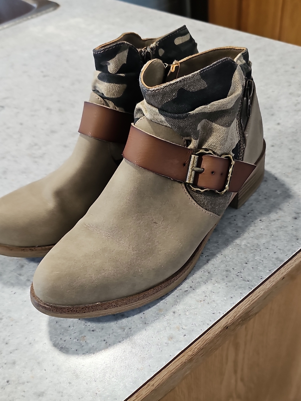 Blowfish 8.5 Taupe Ankle Boots with Camouflage Cuff and Brown Strap